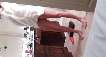 phim sex loạn luân việt Guy cumshot trên âm hộ lông của cô gái yêu thích sexnhat của mình vào một ngày.