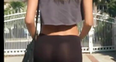 sex gojo Kẻ Lừa đảo ôm phim sex bú lon cô gái trong xe và ném trên đường phố.